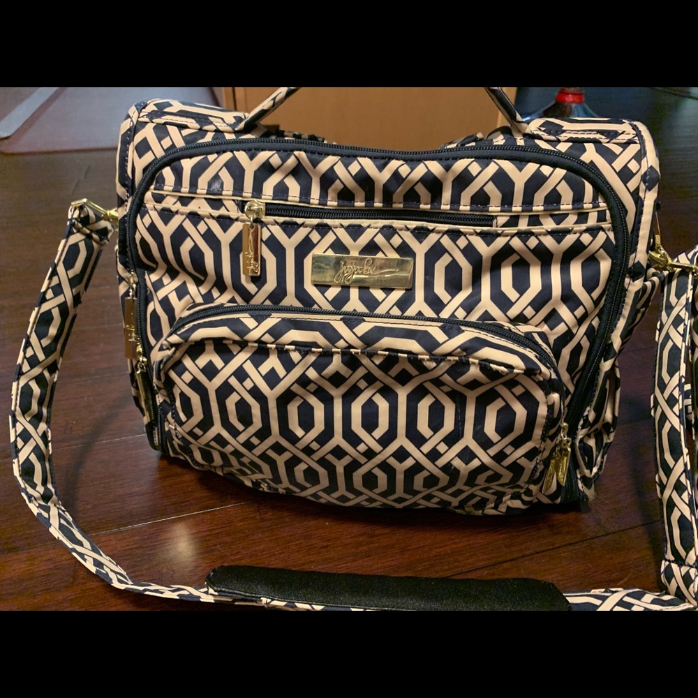 Ju-Ju-Be BFF diaper/messenger bag